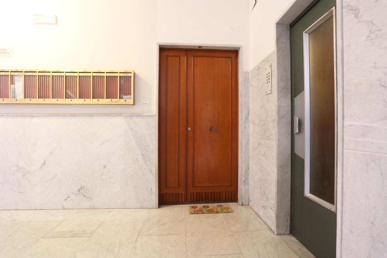 Le Stanze Di Mami Lägenhet Salerno Exteriör bild